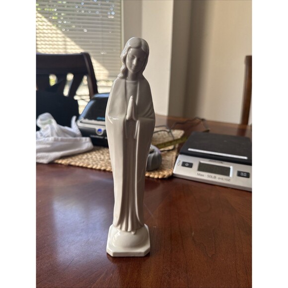 Vintage White Ceramic 1425 Praying Mary Madonna 9 1/4" Figurine Statue - Picture 1 of 5